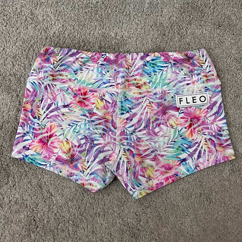 FLEO Wild Tropical shorts medium